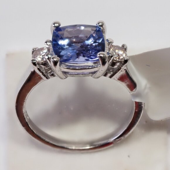 Beautiful 3-Stone Tanzanite and Diamond Ring. Over 3CTW in 14K White Gold. - Picture 2 of 12